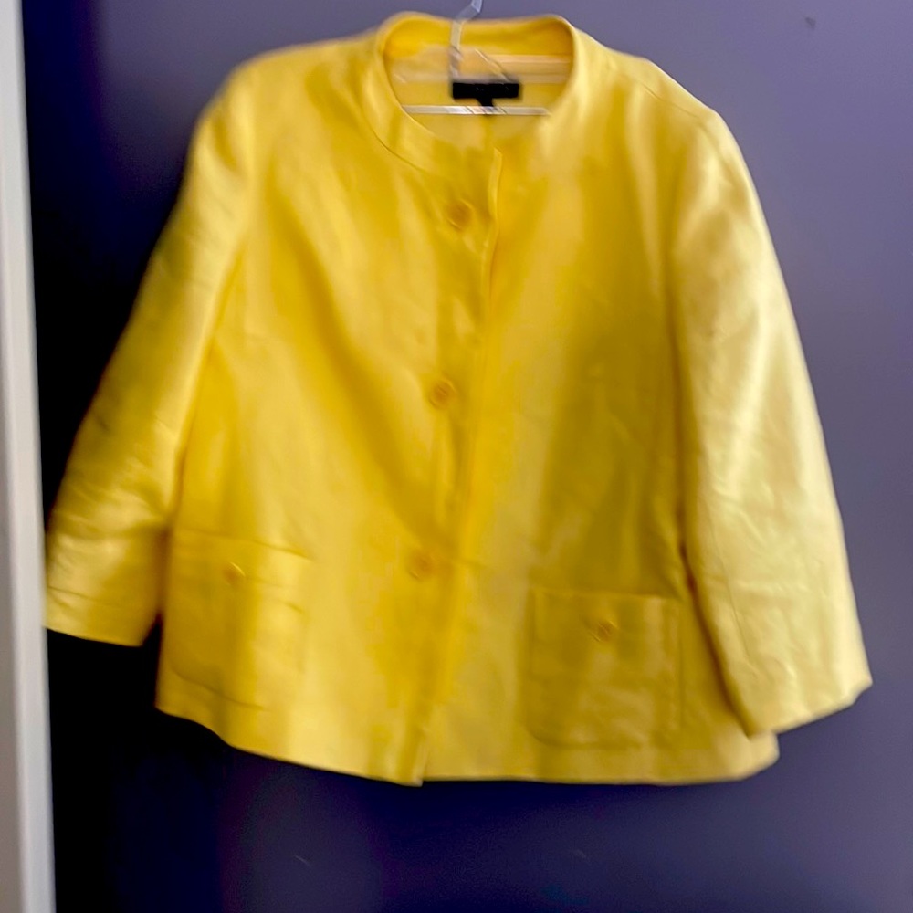 Stunning lemon yellow